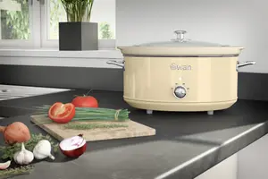 Swan SF17031CN 6.5 Litre Retro Slow Cooker