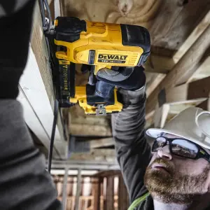 Dewalt DCN701D2 18v XR Cordless Electricians Stapler 2 x 2.0ah Battery + Tstak