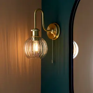 Satin Brass Bathroom Wall Light & Ribbed Glass Shade IP44 Rated Knurled Detail