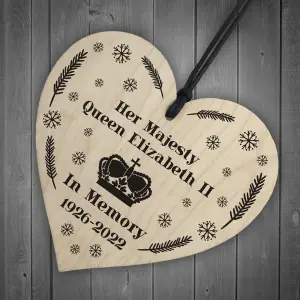 Red Ocean Queen Elizabeth II Wooden Heart Plaque In Memory Memorial Sign Christmas Bauble