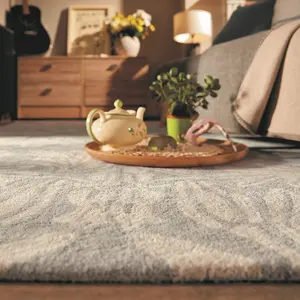 Cream Modern Floral Rug Easy to clean for Living Room and Bedroom -120cm X 170cm