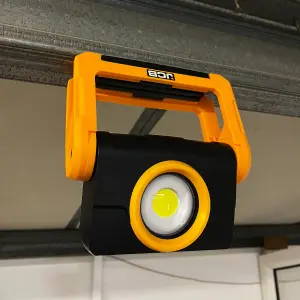 JCB TUFFCLAMP LED Worklight, 1500lm, Rotary Dimming, Adjustable Clamp with Magnets, 20hr Runtime, USB-C, IP65 - JCB-WL-TUFFCLAMP