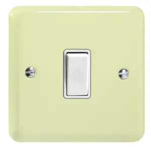 Varilight 1-Gang 10A 1- or 2-Way Rocker Switch White Chocolate