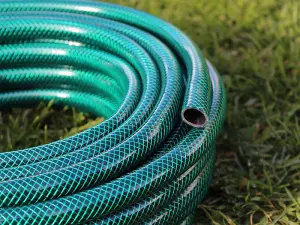 Faithfull 710391662024606 PVC Garden Hose 20m with Fittings & Spray Gun FAIHOSE20AV