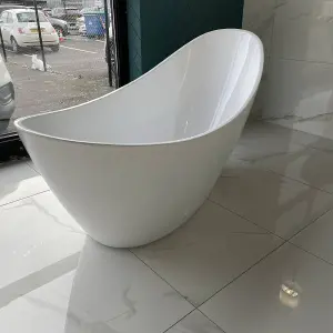 Viktor Benson Elemi Freestanding Slipper Bath