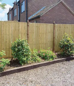 Standard Featheredge Vertical Panel - Timber - L5 x W182.8 x H181.7 cm