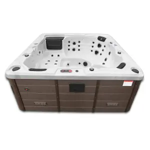 Canadian Spa Company Toronto UV SE 6 person Hot tub