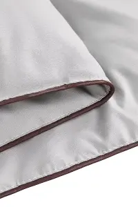 200x150cm Thickened Warm Lightweight Down Quilt Core for The Whole Bed (without Quilt Cover)