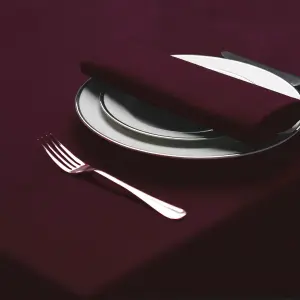 Belledorm Amalfi Rectangular Table Cloth Maroon (178 x 366cm)