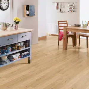 Green Theatre Oak Brown Wood Effect Laminate Flooring 12mm Thick Suitable for Underfloor Heating 1.453 m²Per Pack