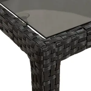 Berkfield Garden Table 150x90x75 cm Tempered Glass and Poly Rattan Black