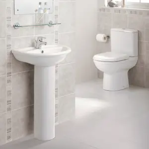 Ideal-Standard Della White Close-coupled Toilet & cistern with Soft close seat & Close coupled cistern