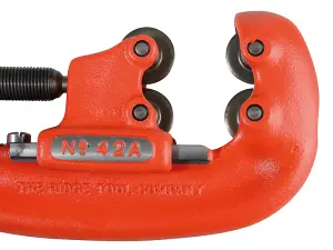 42-A Heavy-Duty 4-Wheel Pipe Cutter 50Mm Capacity 32870