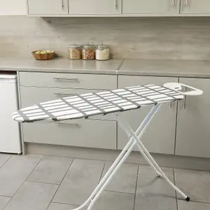 PIFCO Adjustable Medium Ironing Board