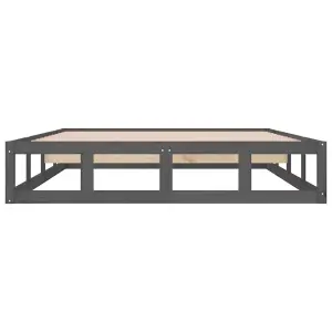 Berkfield Bed Frame Grey 135x190 cm Double Solid Wood