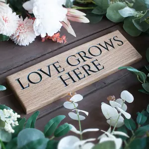 Peak Heritage Engraved Oak Sign 30cm - Love Grows Here