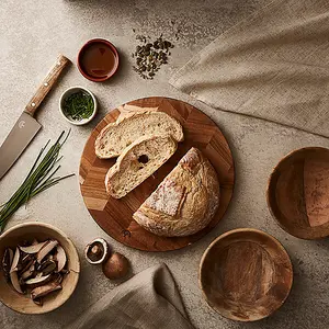 Barbary & Oak Round Acacia Chopping Board