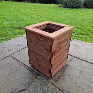 VALLEY TALL SQUARE PLANTER H52 X W39 X D39