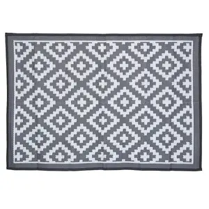 Charles Bentley Diamond Pattern Lightweight Waterproof Indoor/Patio Medium Rug