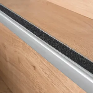 Anodised aluminium anti non slip stair edge nosing trim 900mm x 41mm x 26,6mm A44 silver