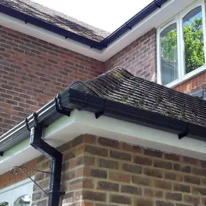 5 x Black Ogee Fascia Gutter Brackets, Freeflow 135mm Rain Water Systems