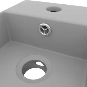 Berkfield Bathroom Sink with Overflow Ceramic Light Grey