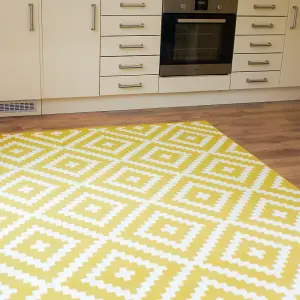 Yellow Geometric Diamond Rug - Texas