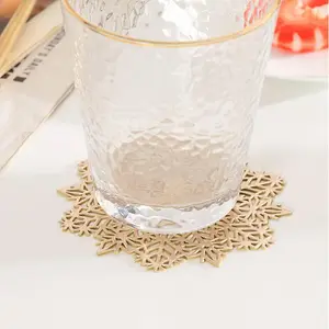 6pc Snowflake Placemats & Coaster Set - Gold