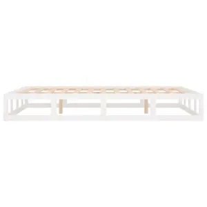 Berkfield Bed Frame White 135x190 cm Double Solid Wood