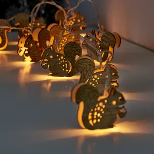 10 Warm white Wooden Squirrel LED With timer function String lights with 1.65m Clear cable