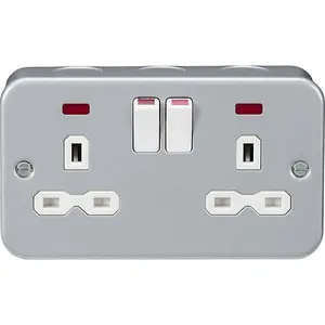 Knightsbridge Metal Clad Double Switched Socket With Neon 13A 2 Gang DP - MR9000N