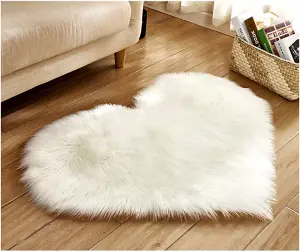 White Heart Shape Super Soft Shaggy Floor Area Rug Kids Room Decor Seat Pad 40 x 50 cm