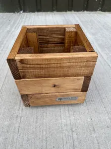 Simply Wood Churchill Square Planter Compact