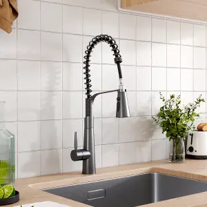 Pre-rinse Pull Down Kitchen Tap Stainless Steel and Brass Kitchen Faucet in Grey