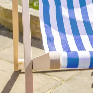 Harbour Housewares - Folding Wooden Deck Chairs - Navy Stripe - Pack of 2