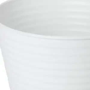 GoodHome White Ribbed Metal Plant pot (Dia) 20.5cm, (H)16cm, 1.5L