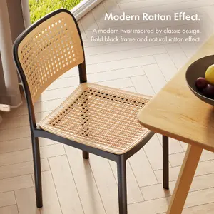 VonHaus Dining Chairs Set of 4, Black & Natural Rattan Effect Kitchen Chairs, Compact & Stackable Plastic Chairs for Dining Room