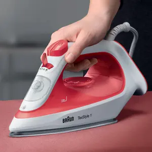 Braun 1900W Texstyle 1 Steam Iron, Red