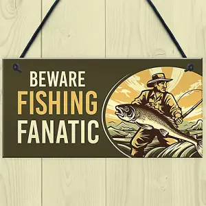 Red Ocean Beware Fishing Finatic Sign - Funny Fishing Sign Gifts For Men - Novelty Fisherman Gifts For Dad Grandad Son Brother