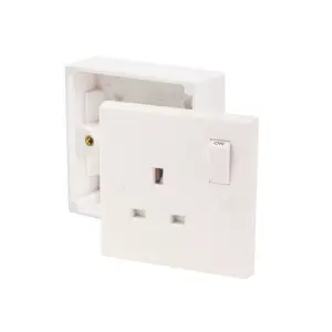 13A Single One Gang Switched Socket & Premium Single Surface Mount 25mm Pattress Box 1 Gang Set