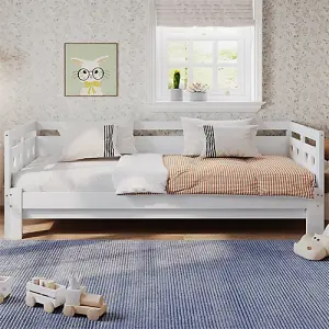 Daybed Cabin Bed Wooden 3FT Single Sofa Guest Bed, Pull out Trundle Wooden Bed Heart for Living Room and Bedroom