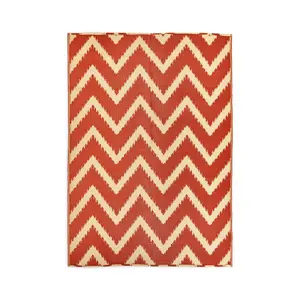 Large Garden Outdoor Rug For Patio, Reversible Chevron Colours, Red & Cream Waterproof Area Rug 160 x 230cm