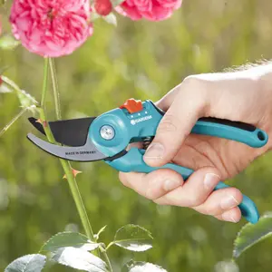 Gardena SuperCut B/S-M (D)22mm Turquoise Bypass Secateurs (H) 61mm x (W) 22mm