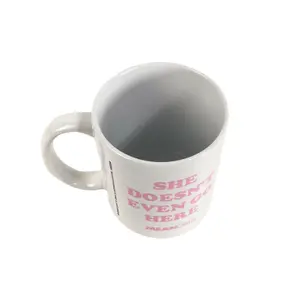 Mean Girls She Doesnt Even Go Here Mug White/Pink (One Size)