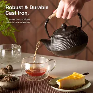 VonShef Cast Iron Teapot, Black Japanese Teapot with Infuser & Mesh Strainer, 800ml 4 Cup Tea Pot, Stovetop Tetsubin Tea Kettle