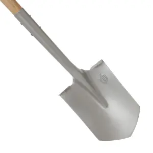 Magnusson Wooden Pointed Digging Spade