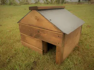 Wooden Hedgehog Habitat Nest Box House Slate Roof Predator Proof Hibernation Shelter