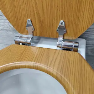 Oak Effect Soft Closing Toilet Seat