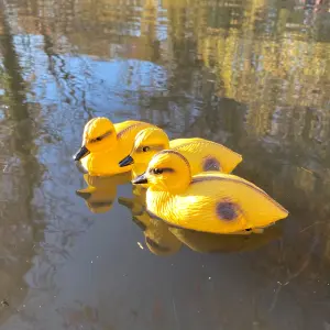 Decorative Plastic Floating Yellow Pond Ducklings (Pack of 3)