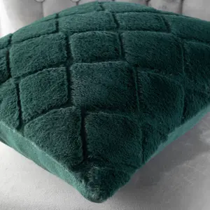 Catherine Lansfield Living Cosy Diamond 43x43cm Cushion Green